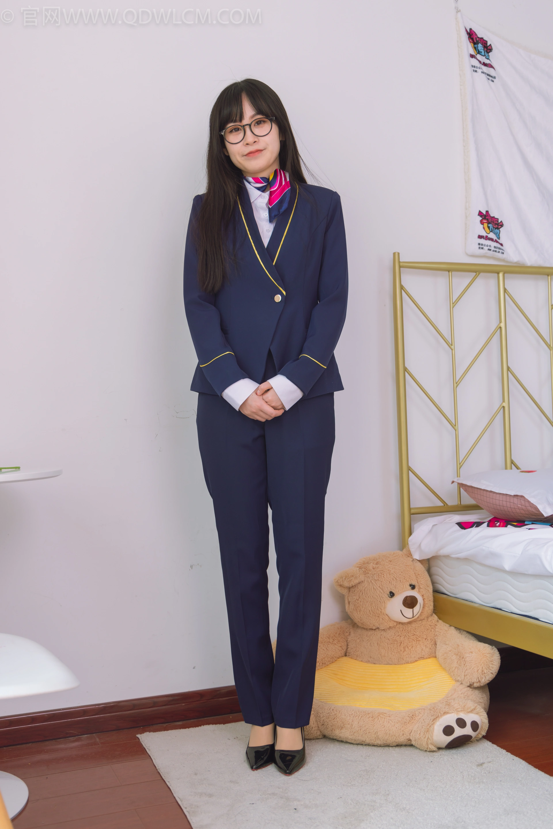 物恋传媒 NO.1500 兮兮-银行小秘书 1